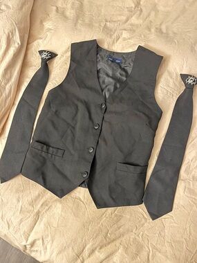 kit kat club cabaret uniform accessories